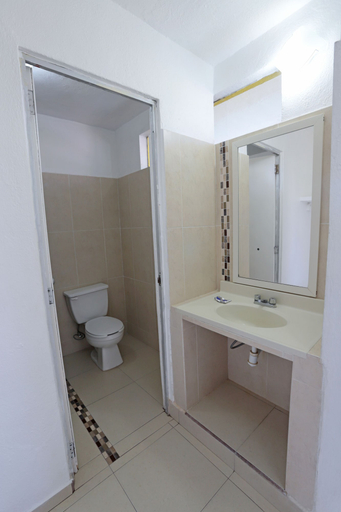 Bathroom 4, Posada Real, Compostela