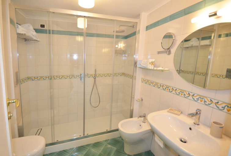 Bathroom 4, Gatto Bianco Hotel & SPA, Napoli