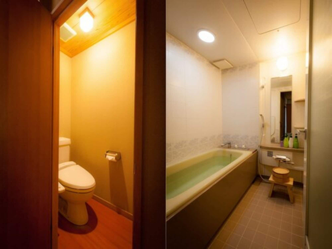 Bathroom 4, Kyoto Ryokan The Kinoe, Kyoto