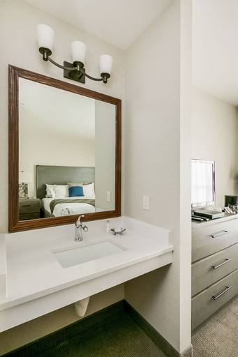Bedroom 4, Mammoth Mountain Inn, Mono