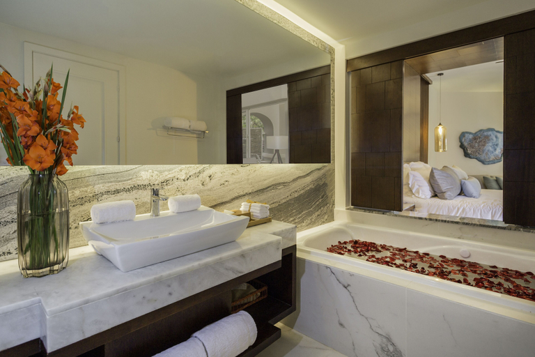 Bathroom 5, Secrets Royal Beach Punta Cana - Adults Only - All Inclusive, Salvaleon de Higuey