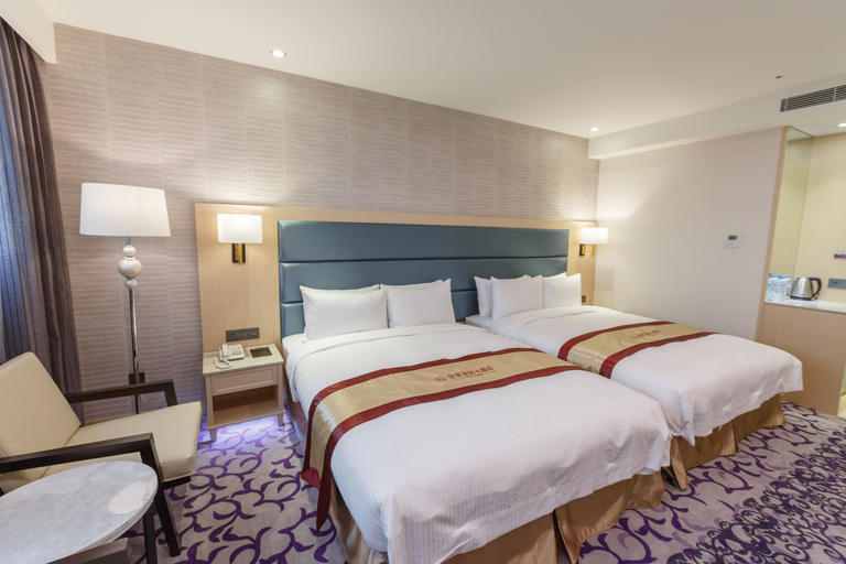Bedroom 3, Royal Gold Hotel, Kaohsiung