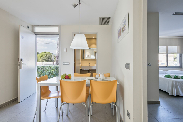Others 5, Apartaments Marfina, Barcelona