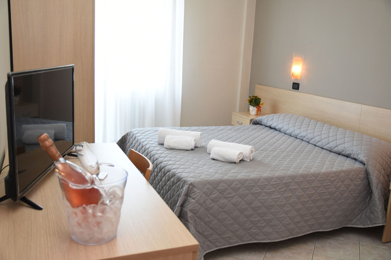 Bedroom 4, Hotel Excelsior, Pescara