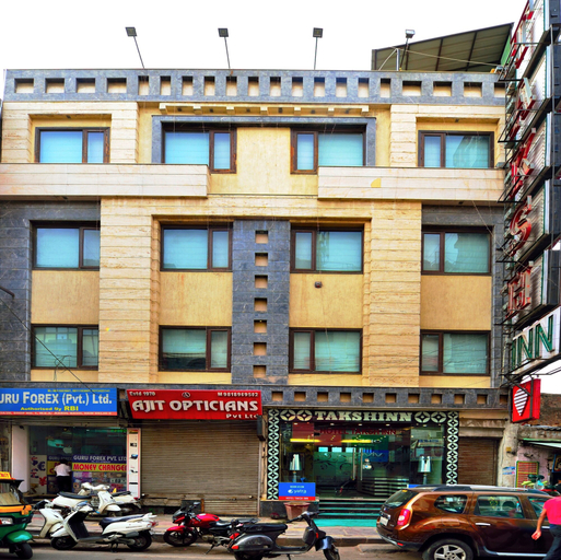 Exterior & Views 2, Hotel Taksh Inn, Delhi