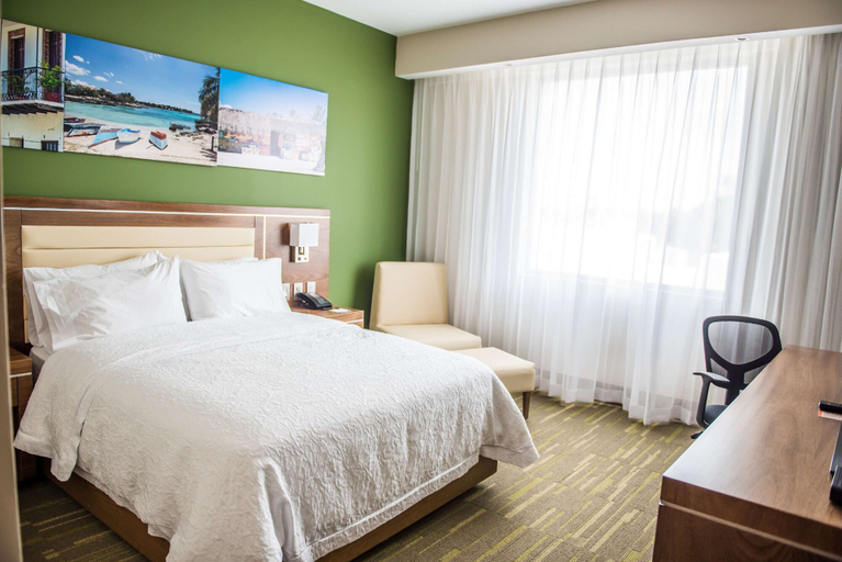 Bedroom 3, Hampton by Hilton Santo Domingo Airport, Boca Chica