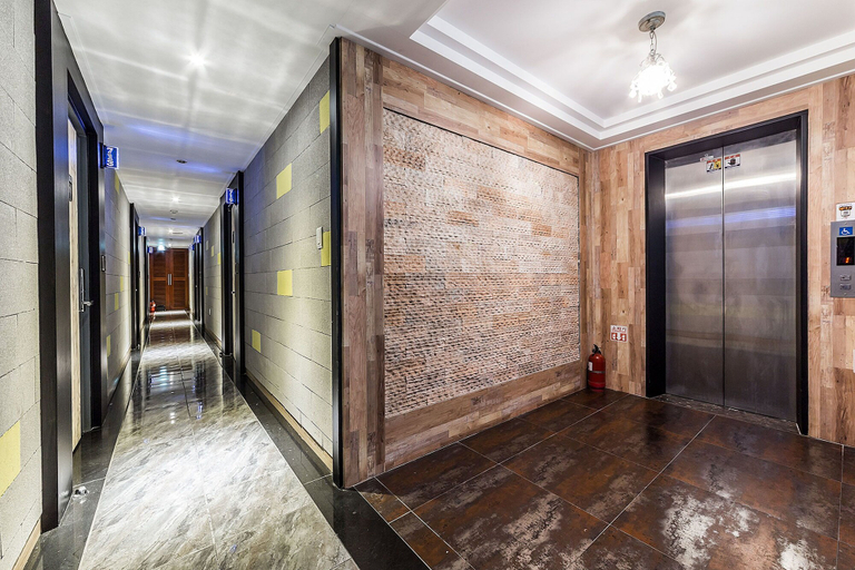 Others 5, Duruwa Hotel, Gyeyang