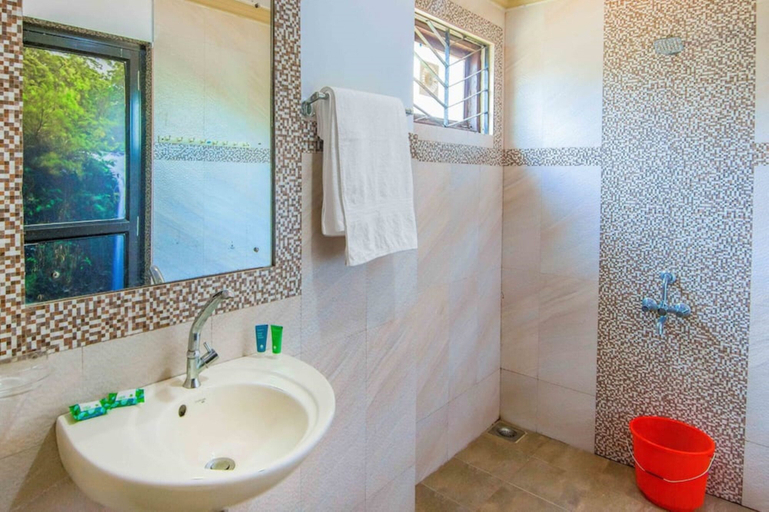Bathroom 4, Coco Heritage Resort, North Goa
