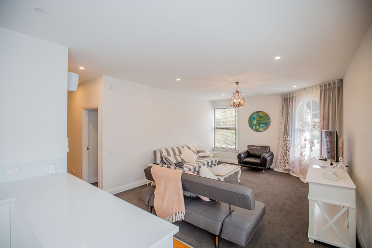 Others 5, Provincial Apartment 2, Nelson