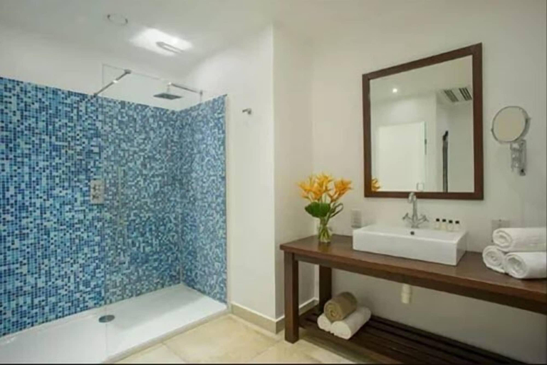 Bathroom 3, The Oyster Bay Hotel Suites, Kinondoni