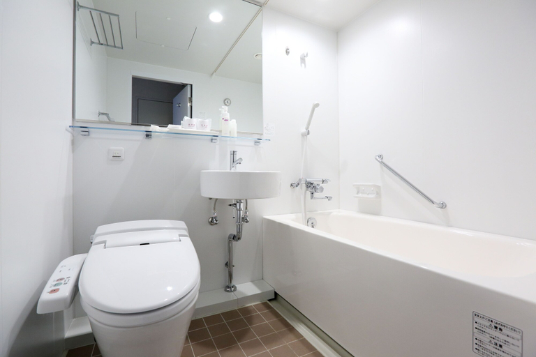 Bathroom 4, Hotel Hiroshima Garden Palace, Hiroshima