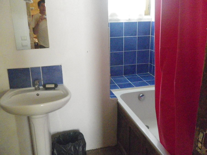 Bathroom 5, Le Manoir de la Baronnie, Orne
