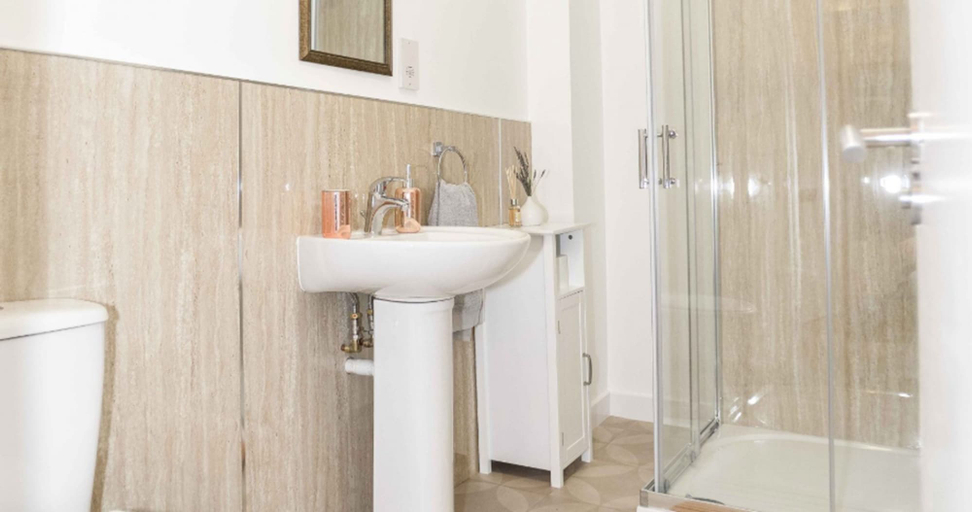 Bathroom, Aberdeen City Modern Apartment, Aberdeen