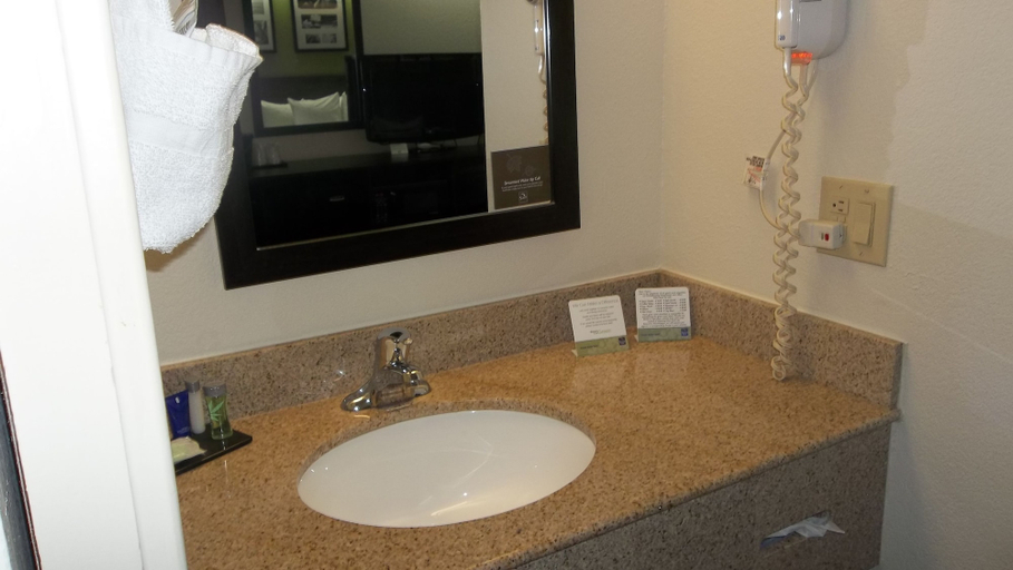 Bathroom 3, Sleep Inn Bryson City - Cherokee Area, Swain