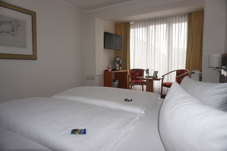 Bedroom 4, Hotel Am Schloss Aurich, Aurich
