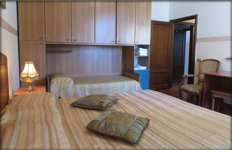 Bedroom 4, Casalbergo, Siena