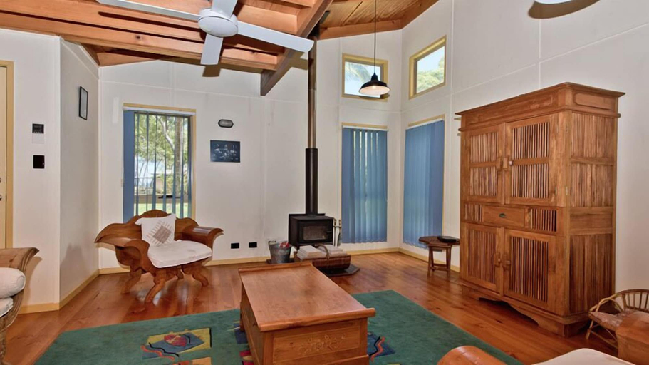 Others 5, Bali Hai, Moreton Island