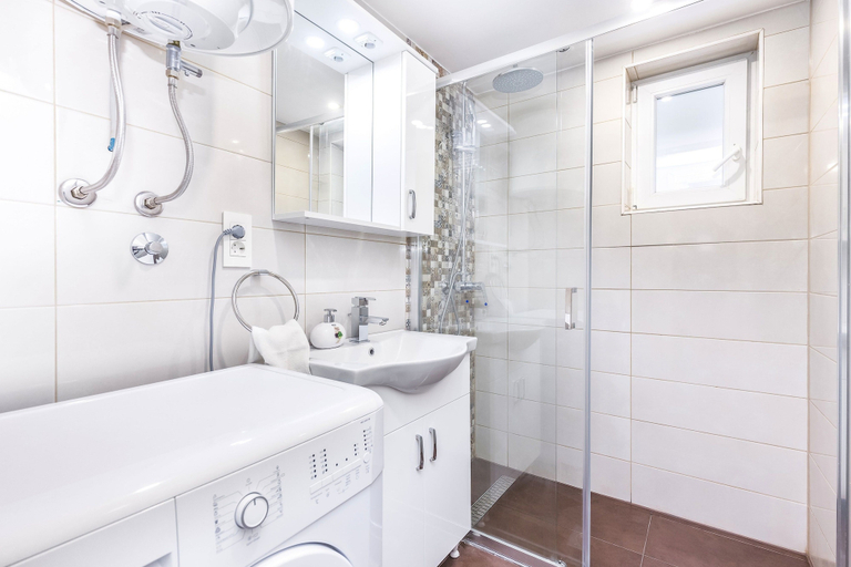 Bathroom 3, Fiorello Apartment, Rijeka