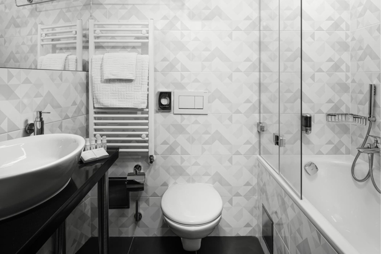 Bathroom 4, EA Hotel Royal Esprit, Praha 1