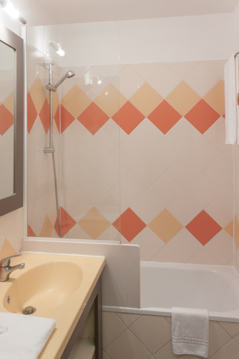Bathroom 4, Pierre & Vacances Résidence Promenade des Bains, Var