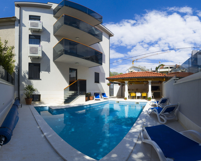 Exterior & Views, Royal Residence Chica Cure, Split