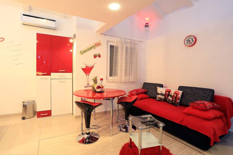 Others 5, Apartments Ella, Split