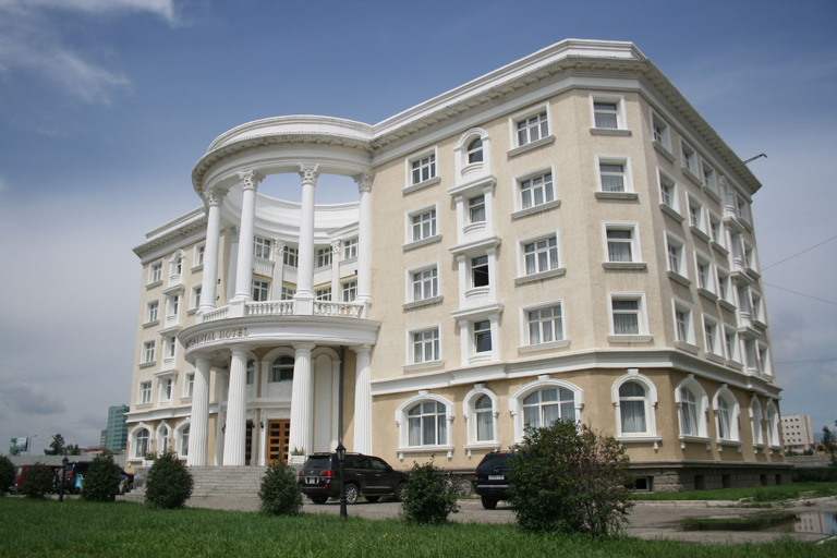 Exterior & Views