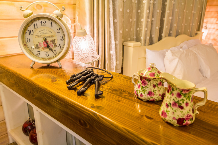 Bedroom 4, Betzel Haella