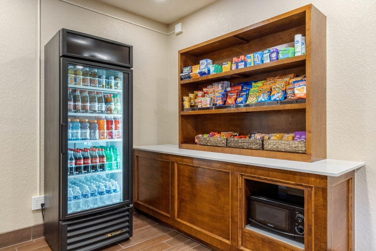 Food & Drinks 5, Comfort Suites San Antonio Airport North, Bexar