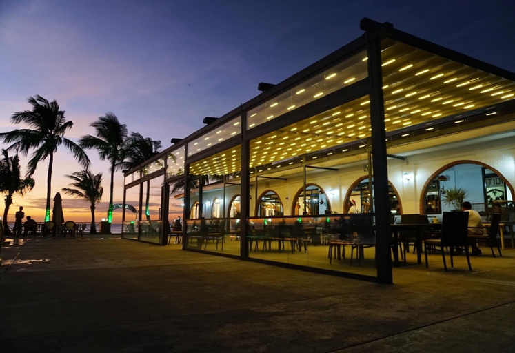 Exterior & Views 2, Lago de Oro Hotel & Wakepark, Calatagan