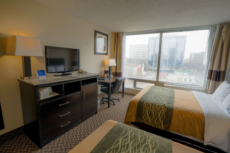 Bedroom 3, Comfort Inn & Suites Downtown Edmonton, Division No. 11