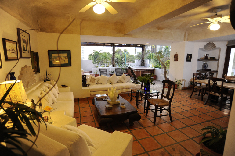 Food & Drinks 5, Hotel Suites Ixtapa Plaza, José Azueta