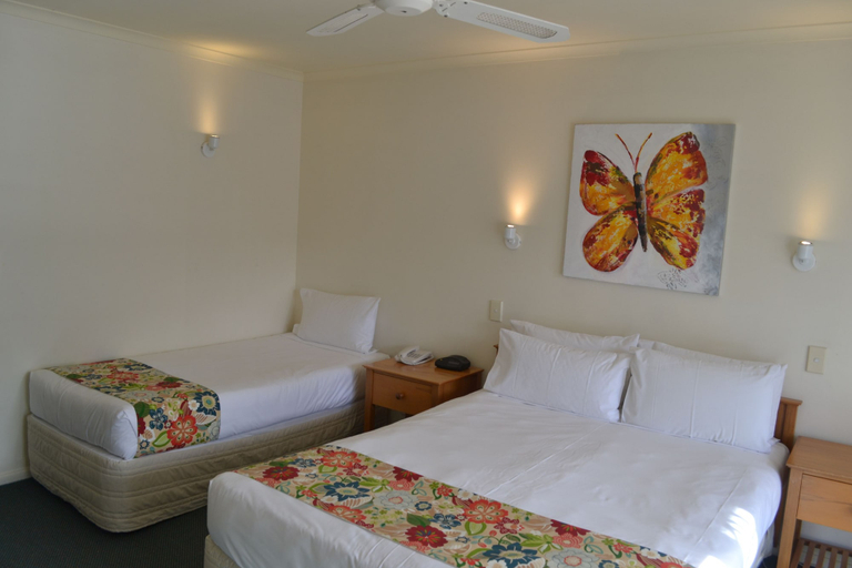Bedroom 2, Colonial Lodge Motel, Taupo