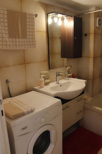 Bathroom 4, Spacy stay Central Athinian Apartment, Attica