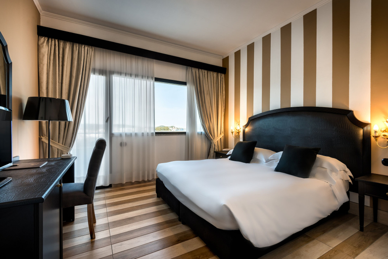 Bedroom 3, Hotel Martini Olbia, Olbia-Tempio