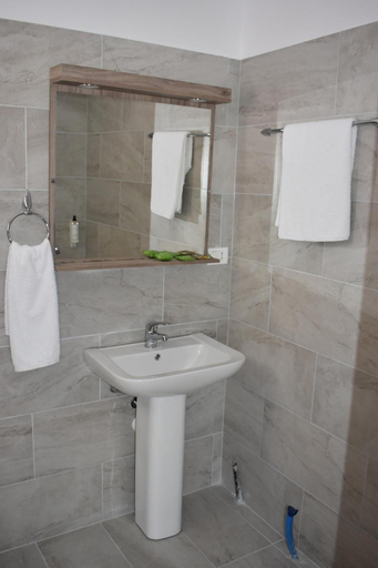 Bathroom 3, Hotel Vila Nino, Beratit