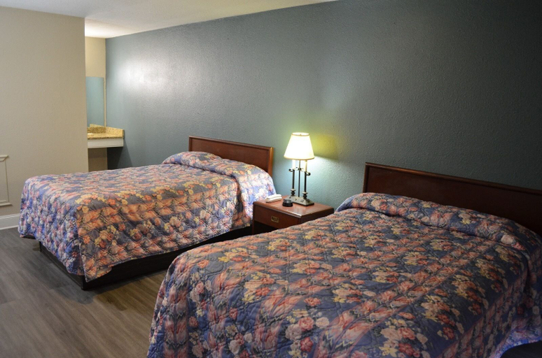 Bedroom 2, Budget inn, Franklin