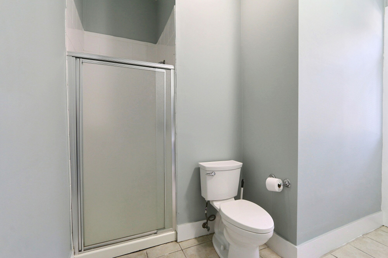 Bathroom 3, Gallery Stays - Parkside Manor, Chatham