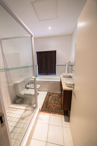 Bathroom 4, Atlantic Waves Guest House, City of Cape Town
