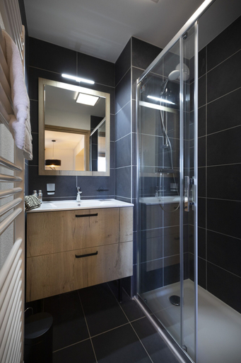Bathroom 5, TERRESENS - Neige et Soleil, Isère
