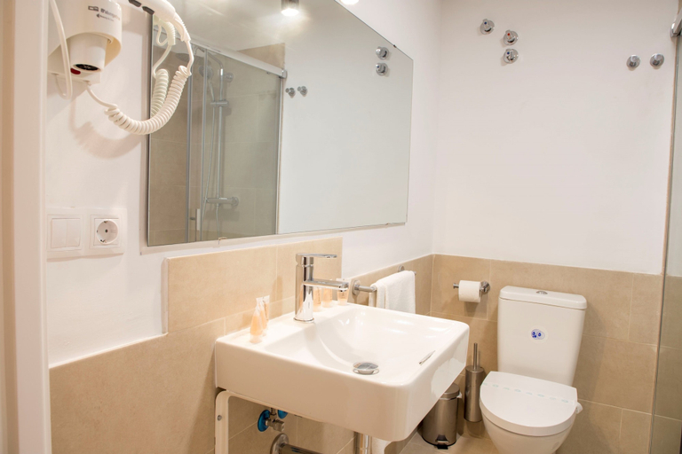 Bathroom 2, NineSuites, Sevilla