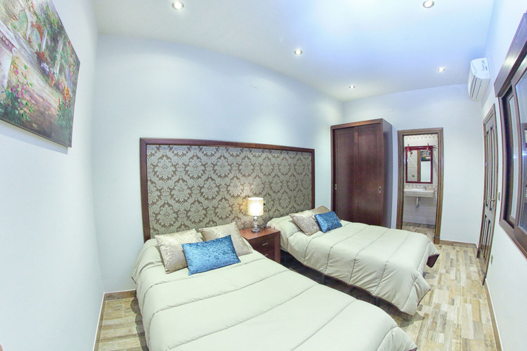 Bedroom 4, Hostal Garlu, Córdoba