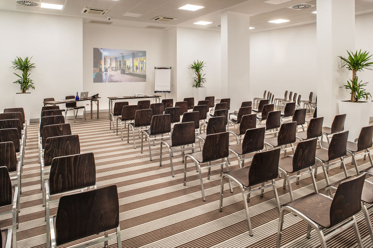 Business Facilities 3, Hotel Degli Arcimboldi, Milano