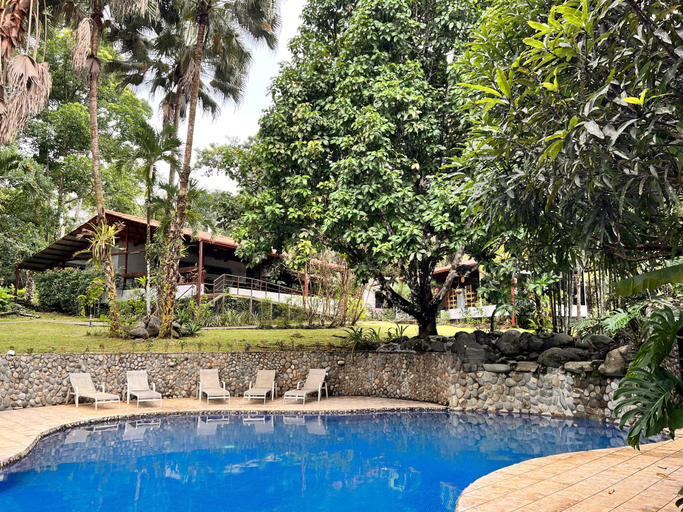 Sport & Beauty 5, Blue Banyan Inn, Aguirre