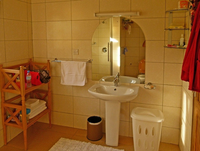 Bathroom 4, Milimani Cottages, Arusha Urban