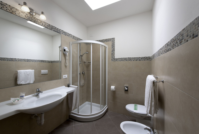 Bathroom 4, Hotel Miami, Venezia
