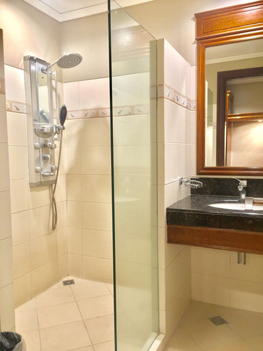 Bathroom 5, Savannah Resort Hotel, Angeles City