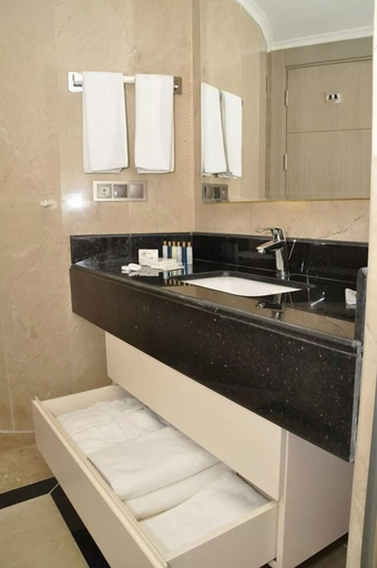 Bathroom, Emir Grand Hotel, Yomra