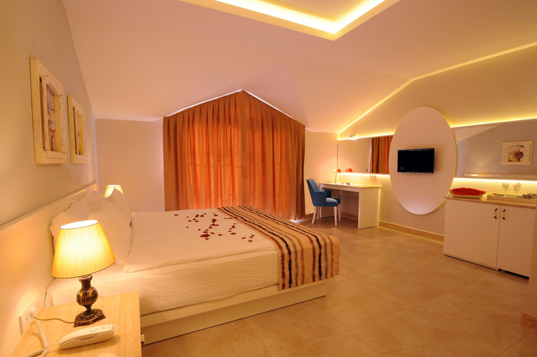 Bedroom 5, Sea Breeze Hotel & Apartments, Fethiye