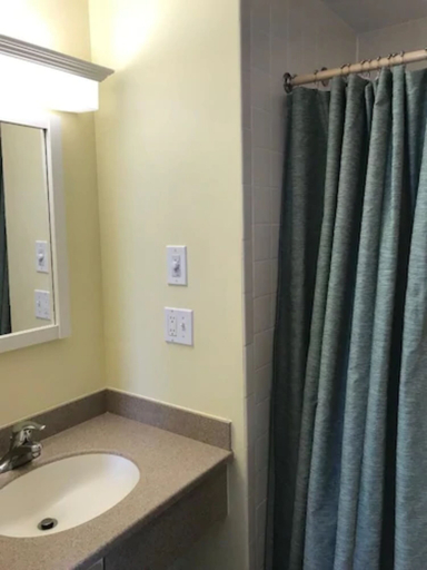Bathroom 5, Jupiter Waterfront Inn, Martin